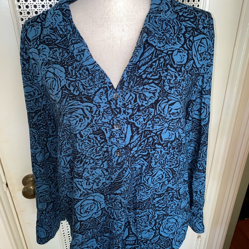 Rock & Republic Black and Blue Floral Blouse